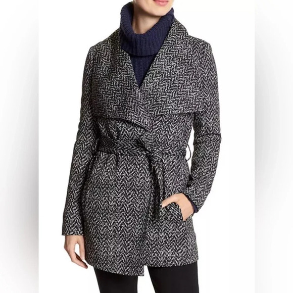 Banana Republic Jackets & Blazers - BANANA REPUBLIC knit wrap blazer with large lapels and belt size 6